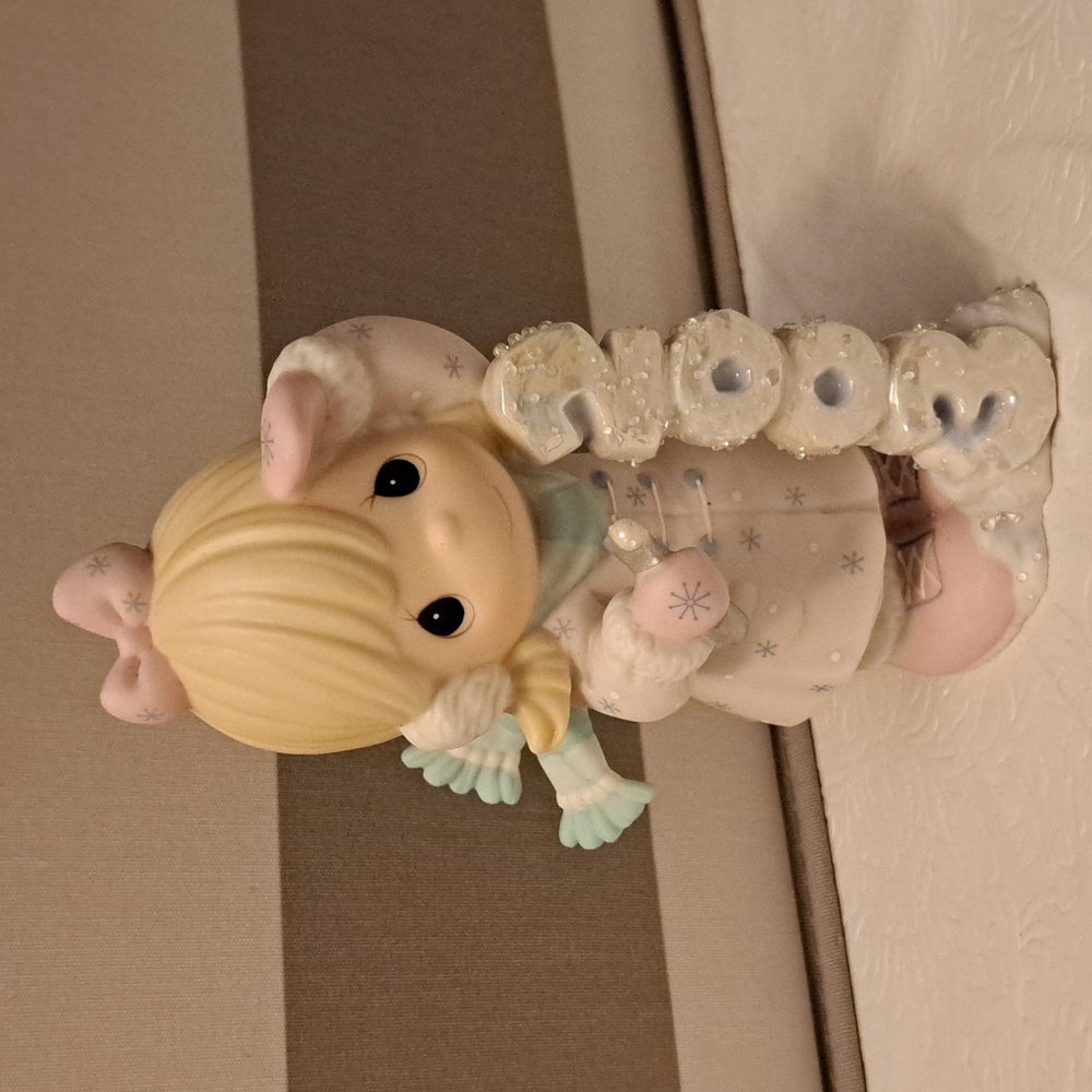 Precious Moments "icy Good Times Ahead" Figurine 112839 Enesco 2003